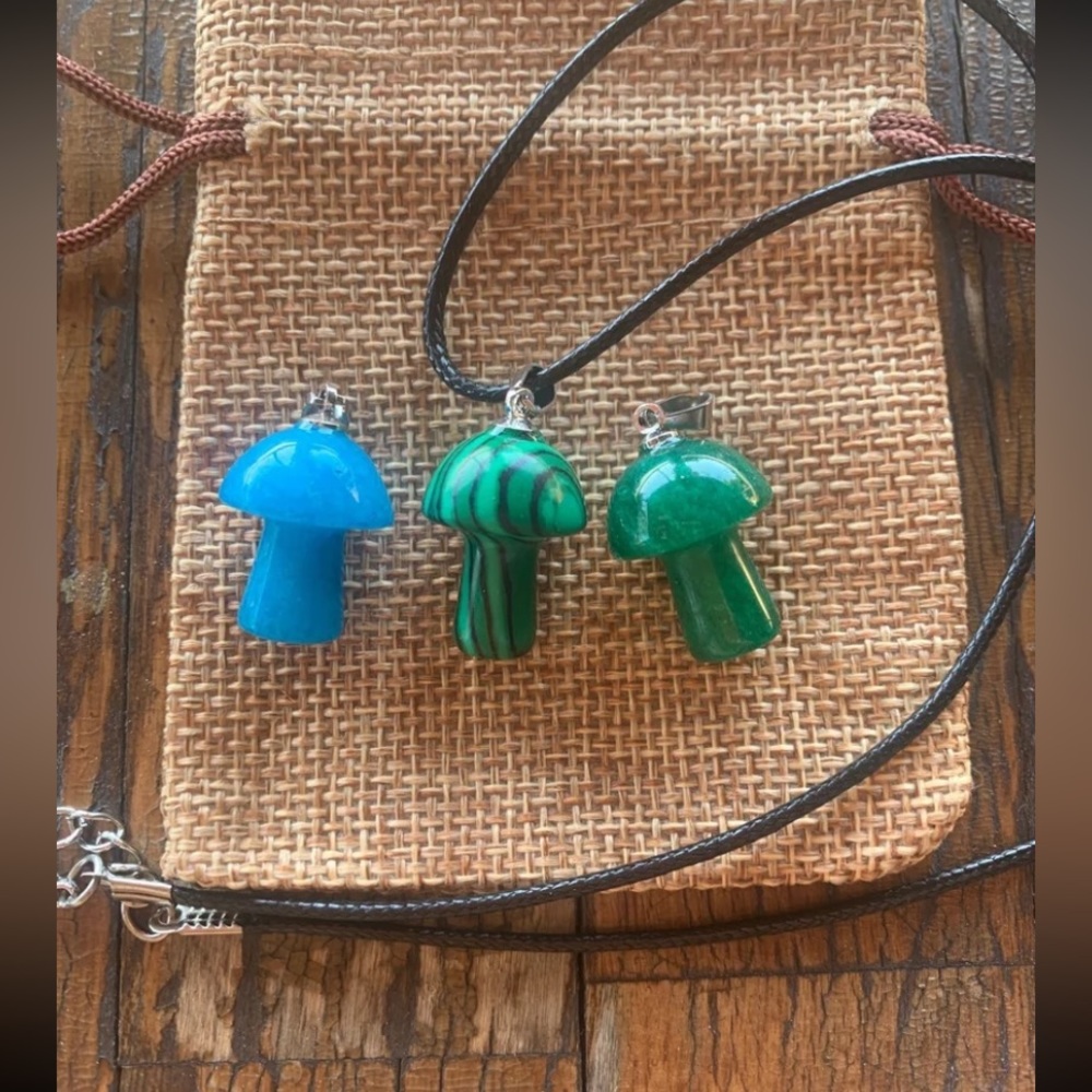 Bundle 3 crystal mushrooms - synthetic malachite and dyed Jade